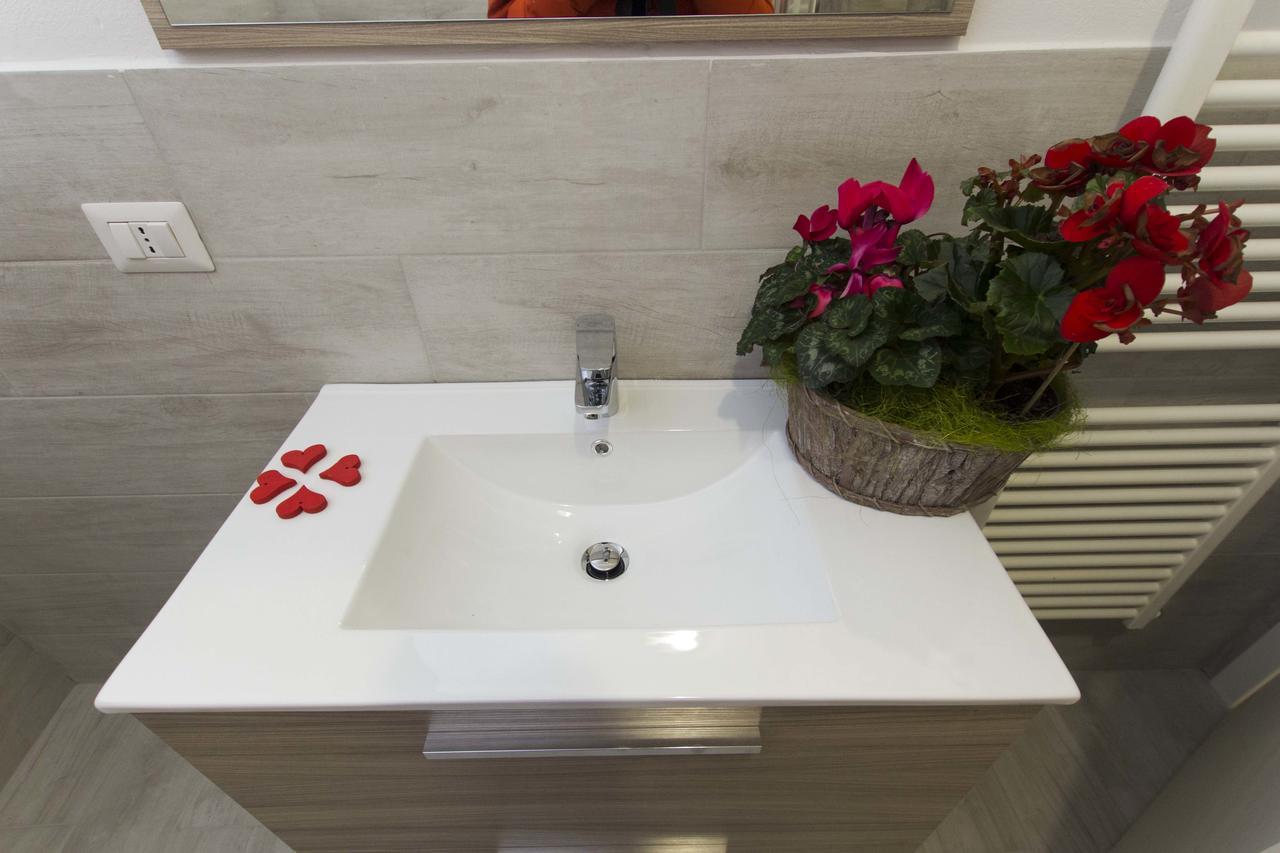 Apartmán Casa Madali' - Nel Borgo Marone Exteriér fotografie